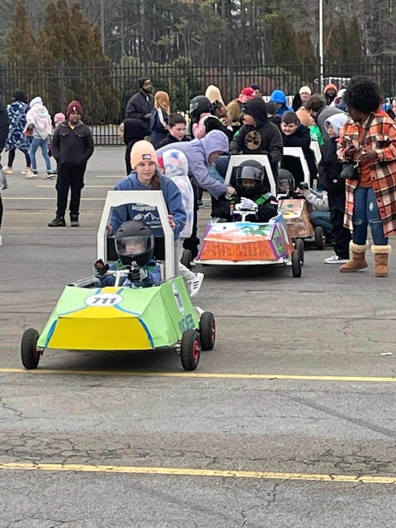 AlabamaAchieves's tweet photo. #SchoolHighlight Elementary students at Huntsville City Schools recently got the chance to participate in the Greenpower Goblin Cup races! In Greenpower, students build and race electric-powered cars. How cool is that? https://t.co/w1M97LUt6M