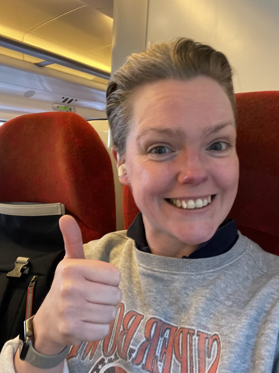 #ontheroadagain ☺️🚂 Off to @DandGCollege for two big days of #curriculum #ideation Really excited to get stuck in with the college all in one room, #collaborating, sparking ideas, finding #karaokeconfidence and dreaming big about #learning 💙 #bringiton @ColDevNet