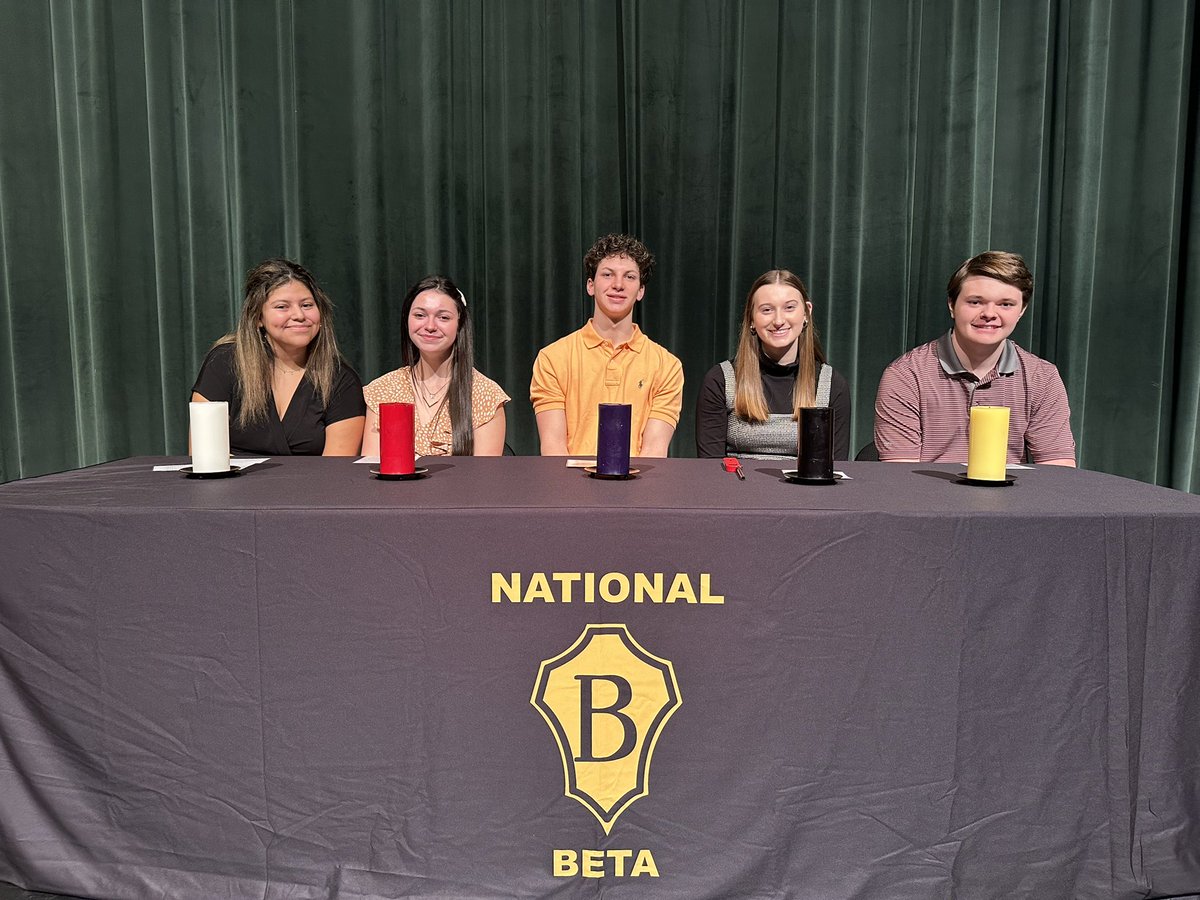 Siegel Beta inducted 43 new members this morning! Welcome to <a href="/nationalbeta/">National Beta</a>—a club focusing on academics, leadership, character, &amp; service! <a href="/SiegelHighStars/">Siegel High School</a>