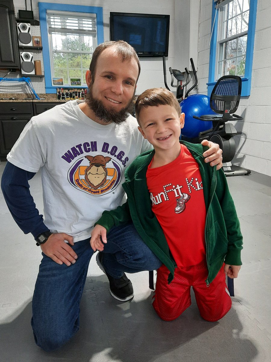 Hohenwarters's tweet photo. WatchDOG Daddy is back in town!  This time, in first grade. @WSESfox #WillowPride https://t.co/X6UEqVBTXh