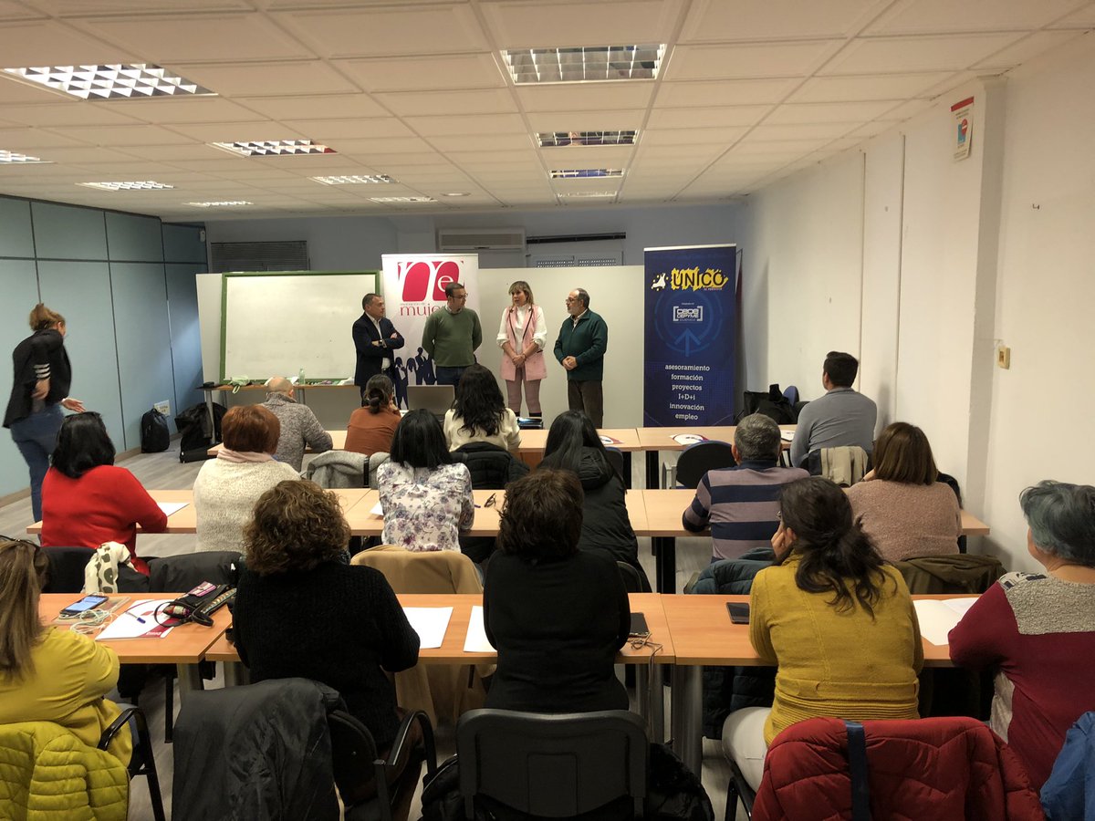 Jornada Informativa para explicar la Ley de despoblación y de desarrollo en el mundo rural en El Provencio con la colaboración de la @jccm #AMEPCuenca y <a href="/ceoecuenca/">CEOE CEPYME CUENCA</a>