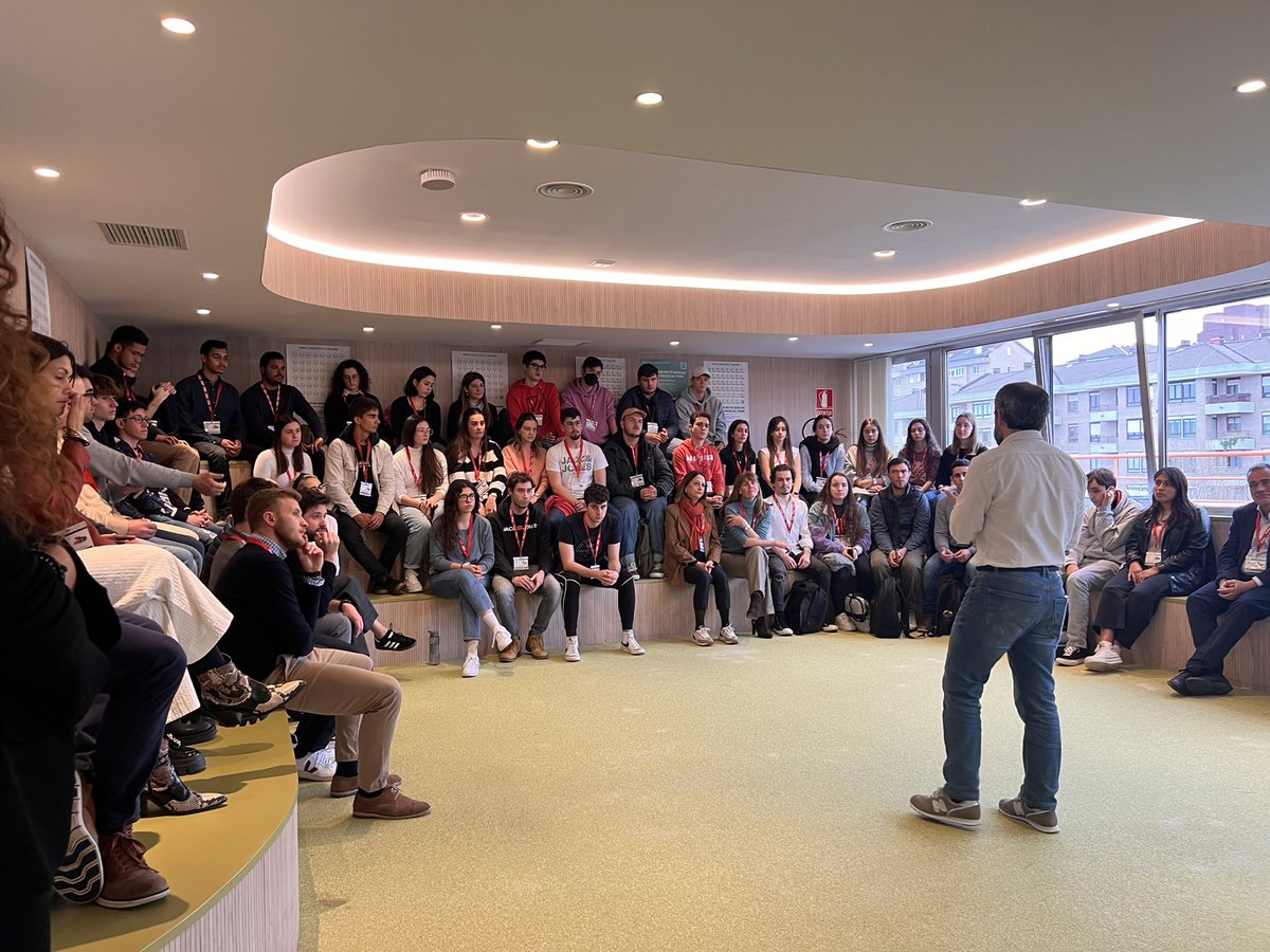 emprendecise's tweet photo. Comenzamos la XI edición de #e2CISE ¡Bienvenid@s equipos!!
Más de 60 universitarios cántabros se embarcan en la aventura #ecuadrado para aprender a desarrollar sus ideas 💡 https://t.co/9loVEEWuKp