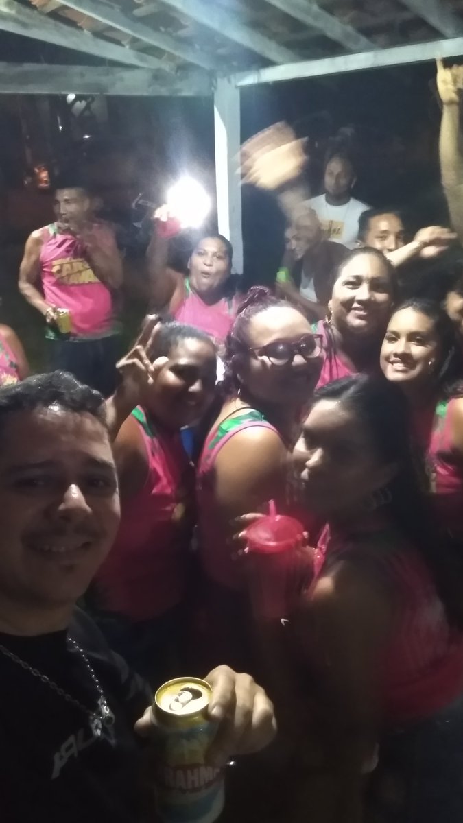 #VCnoJL1 Carnaval com alegria foi com Os Souzas na folia em Monsarás, Salvaterra/PA. Valeu <a href="/TVLiberal/">TV Liberal</a> 🎊🎭🎊🎭🎊🎭