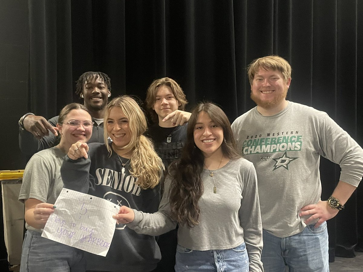 ROyearbook's tweet photo. Hey Hawks! It’s your editors reminding you that you only have 5 days left to buy your yearbook! https://t.co/tw70Z7wXy0
