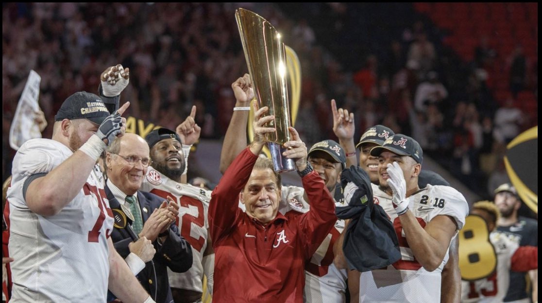 KellenLindstrom's tweet photo. After a great call with @CoachHutzler I am beyond excited to receive an offer to @AlabamaFTBL! @freddierch8 @CoachBertB #RollTide https://t.co/JsneA78Erk