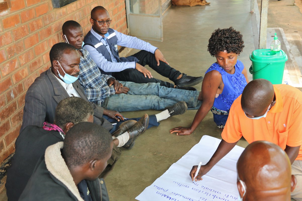 WHOMalawi's tweet photo. .@WHOMalawi is intensifying community involvement in #cholera outbreak response. @health_malawi with support from @WHO  is empowering communities to come up with their own local solutions to prevent and control #cholera. 

Working together, we will #EndCholera! 
#TithetseKolera https://t.co/kbET3LtKdS