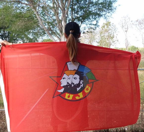 DorisPadillaR's tweet photo. #MiTallaComunista. #TallaRoja https://t.co/HJapfi77Kp