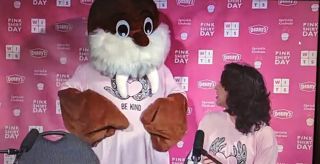 MsAMuise's tweet photo. For #NationalPinkShirtDay2023, we participated in #WITSprogram's Indigenous Pink Shirt Day presentation. Students got to meet the mascot, WITSup, and hear @peterhreynolds read his book, "Say Something". ☮️👚 https://t.co/DxXK5tnQlr