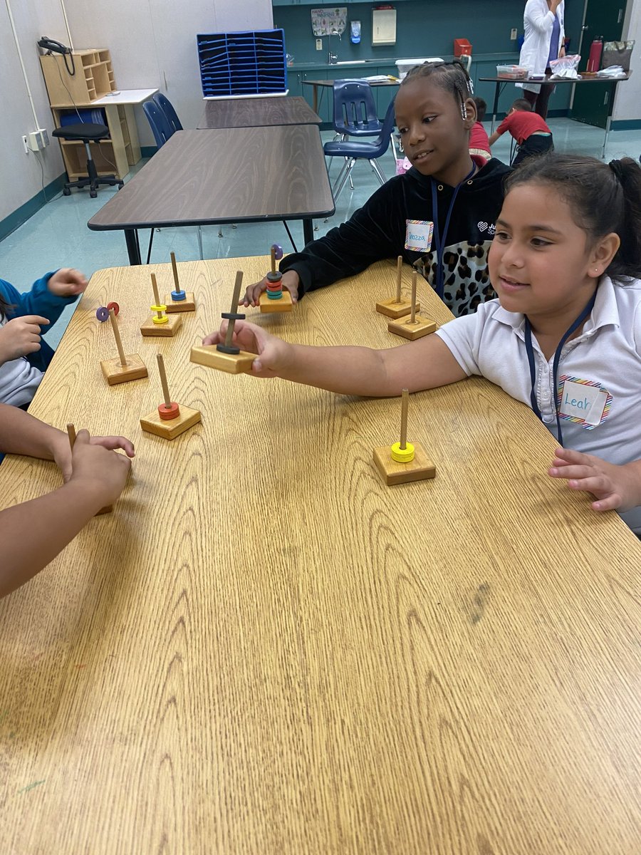 FHERangerBear's tweet photo. Our 2nd Grade students making science fun with their in house field trip with Hightouch Hightech! #science @MPerezDir @browardschools https://t.co/4yRsCTMpjh