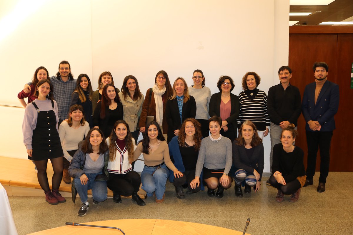 FAS_UAB's tweet photo. En el marc d'aquest projecte (ASITI), ahir vam reunir a estudiants de la @UABBarcelona amb beques #UABRefugi de #Síria, #Iraq i #Kurdistan que van parlar sobre la situació a la regió #Mashreq i vam conèixer el seu rol com a joves defensores de DDHH.
@cooperaciocat https://t.co/Ul3XUQrUWW