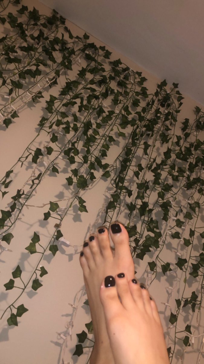 MysticEnergy0's tweet photo. For the feet lovers 🦶🏼♥️ #feetfethish #feetfinder  #subscibe https://t.co/K1wzW9Of9u