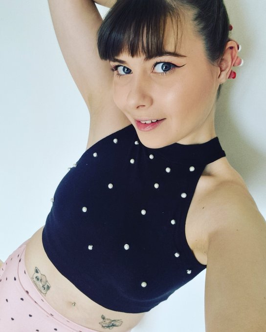 Gros bisous tweeter 😘 https://t.co/LSc8DSoDz2<a href="/tag/mlrgirls"class="tags"><span>#mlrgirls</span></a>