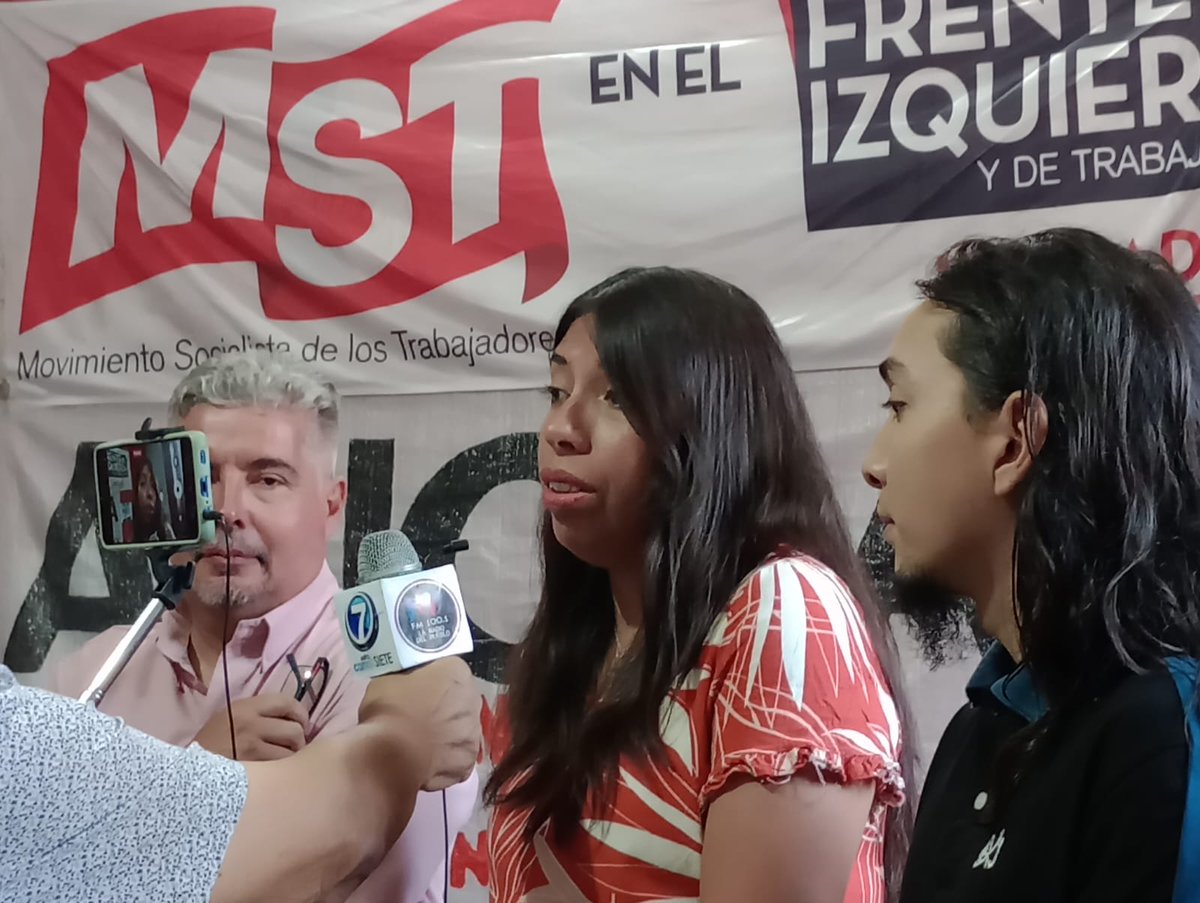 Andre_Villegas1's tweet photo. Exitosa conferencia de prensa presentando mi precandidatura a gobernadora por el MST en el Frente de Izquierda Unidad junto a mis compañeros Carlos Zarzuri, Samuel Huerga y Josefa Cardozo de Orán y Diego Reinoso de Güemes. https://t.co/g0i1SMZVfW