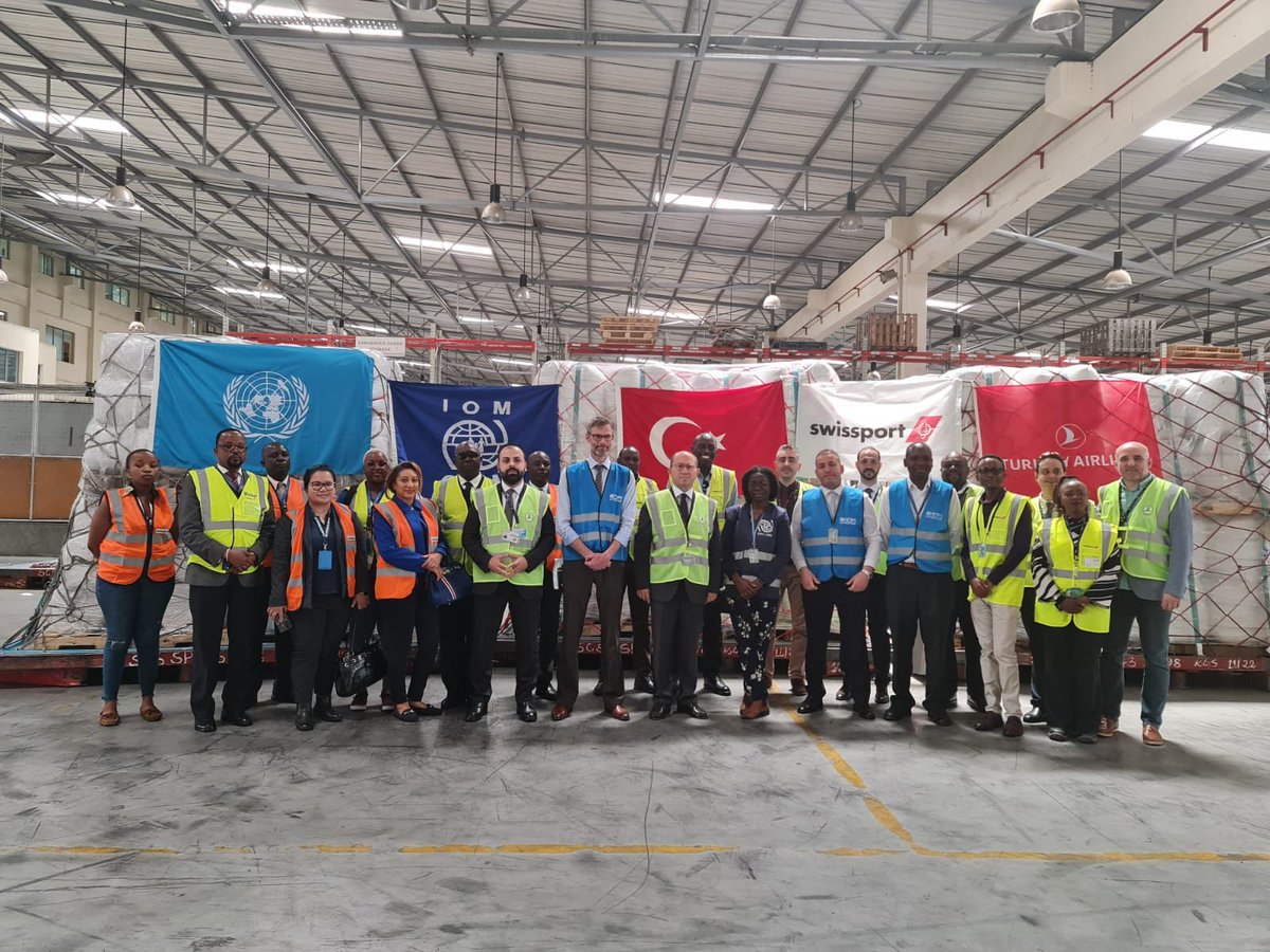TC_NairobiBE's tweet photo. BM Uluslararası Göç Teşkilatı (IOM) Doğu Afrika ve Afrika Boynuzu Bölge Ofisi’nin Nairobi depolarında bulunan yaklaşık 271 tonluk yardım malzemesinin ilk bölümü bugün THY Kargo uçağımızla ülkemizdeki depremzede vatandaşlarımıza ulaştırılmak üzere yola çıkmıştır. https://t.co/NbQRIrHwZ4
