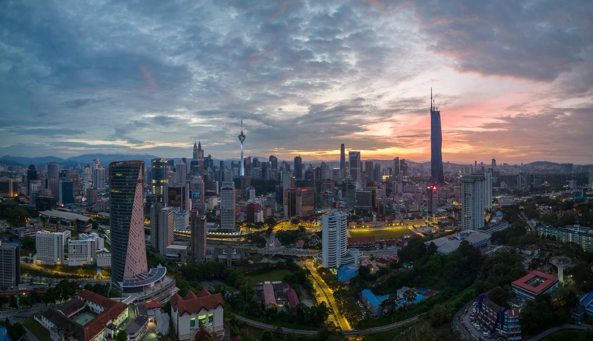 តោះមកមើលទីក្រុងកូឡាឡាំពួរ បេះដូងនៃប្រទេសម៉ាឡេសុី ថាតើមានអ្វីប្លែកខ្លះ❤️! 

📍Kuala Lumpur City View 

#MalaysiaTrulyAsia 
#PlanYourTrip 
#MalaysiaMyDestinarion 
#makeyourdreamcometrue