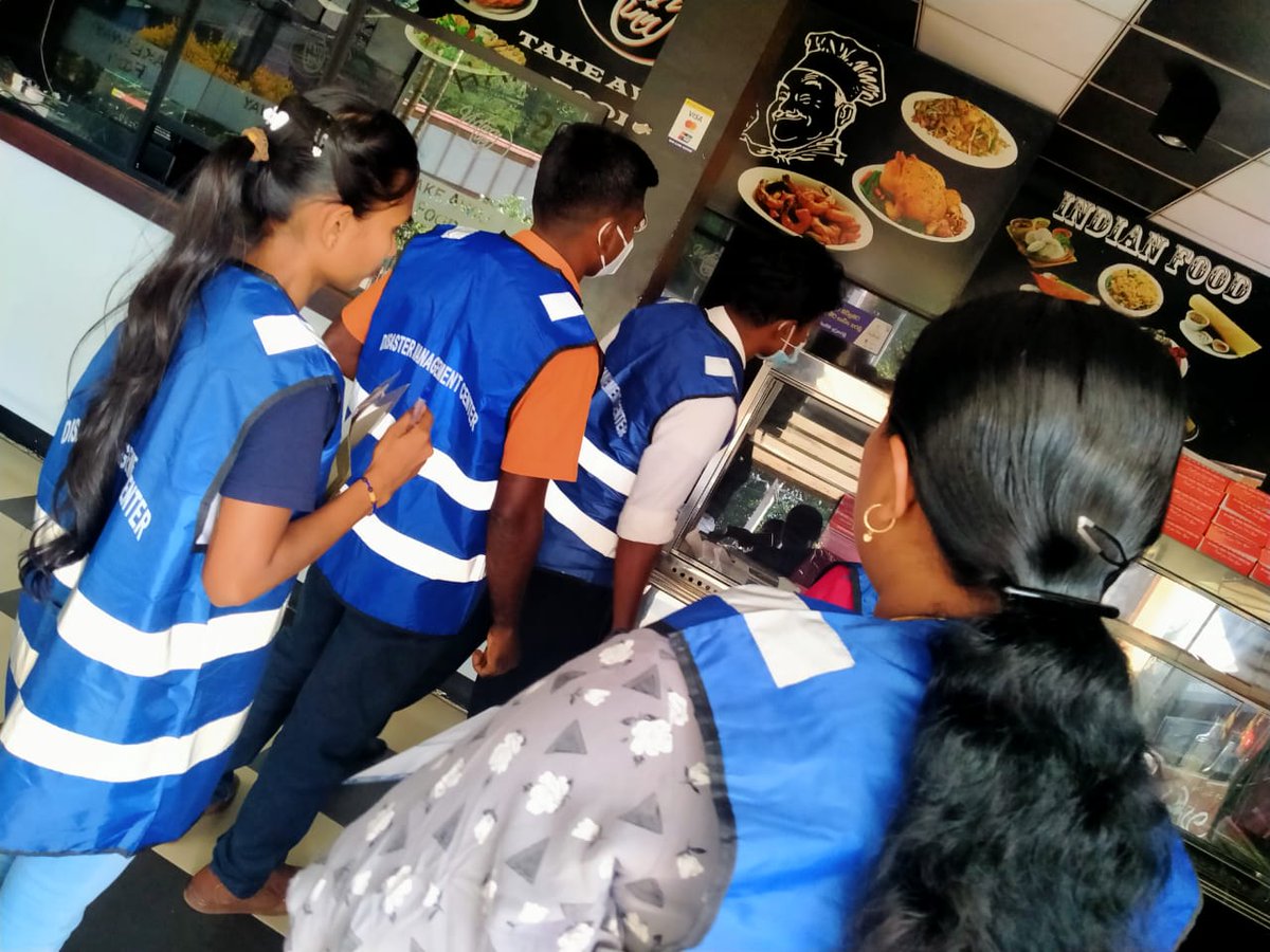 dmc_lk's tweet photo. A series of #minor #earthquakes were reported in #Monaragala #district. Therefore, #DMC organized a series of public awareness programs & distribute pamphlets in Palwatta Wellawaya & Buttala areas on how to act in the event of a landslide.
#DMCSriLanka
#anyemergency #call117 https://t.co/c2ZYXKk9Dr