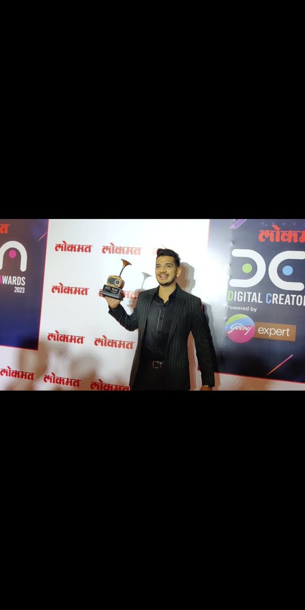 macbery31's tweet photo. Mashallah jindgi me aur aage badho
Congratulations for award 🎉  🎉 🎉
#MunawarWarriors
 #munawarfaruqui
 #mcstan #LokmatDigitalCreatorAward #lokmat https://t.co/TsviyWSGu4