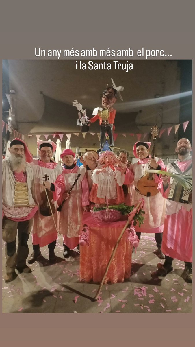 randellaires's tweet photo. Processó de la Santa Truja de Ribes de Freser 2023!.
Gràcies, que bé ens ho passem acompanyant-vos!.
Salut i FESTA!. https://t.co/tP1o4HdlS2