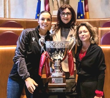 Amb_BitriLani's tweet photo. Grazie #ErbliraBici per arverci unito anche nello sport! Felice di aver condiviso il successo🏆di @roma_volley insieme al Sindaco di Roma @gualtierieurope @celli_svetlana @Ale_Onorato.
Felici di ospitarvi a Tirana #ECS2023 🇪🇺🇦🇱! https://t.co/zfW0pVfBx6