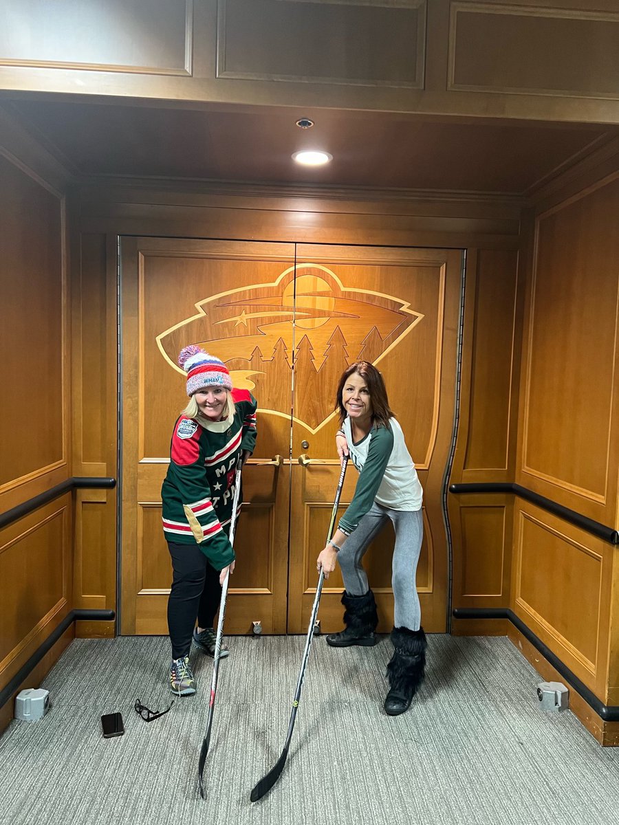 silkeygirls's tweet photo. Played at the  X  yesterday and took a pick with my favorite board background @KFAN1003 @DanBarreiroKFAN   @CommonManKFAN. @KFANRosen #checkedoffmybucketlist https://t.co/FdlSaNFGkM