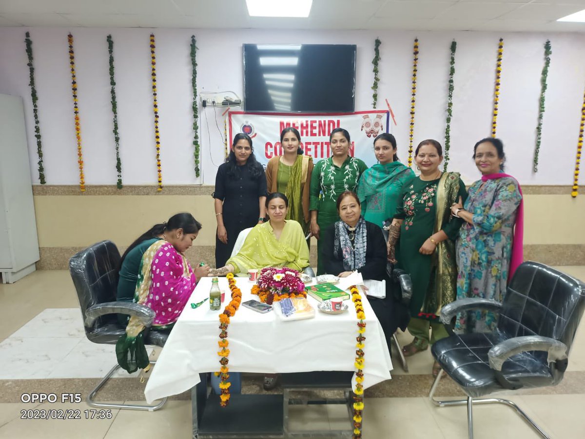 byetense's tweet photo. Delhi Armed Force invited me as a Renowned Psychologist and Motivational Speaker at Delhi Police Week 😋
#delhipolice #delhiarmedforce #ArmedForces #delhipoliceweek #motivationalspeaker #psychologist #policeforce #mehendi #mehendicompetition #mentalhealth #MentalHealthAwareness https://t.co/BZYoMPsG1L