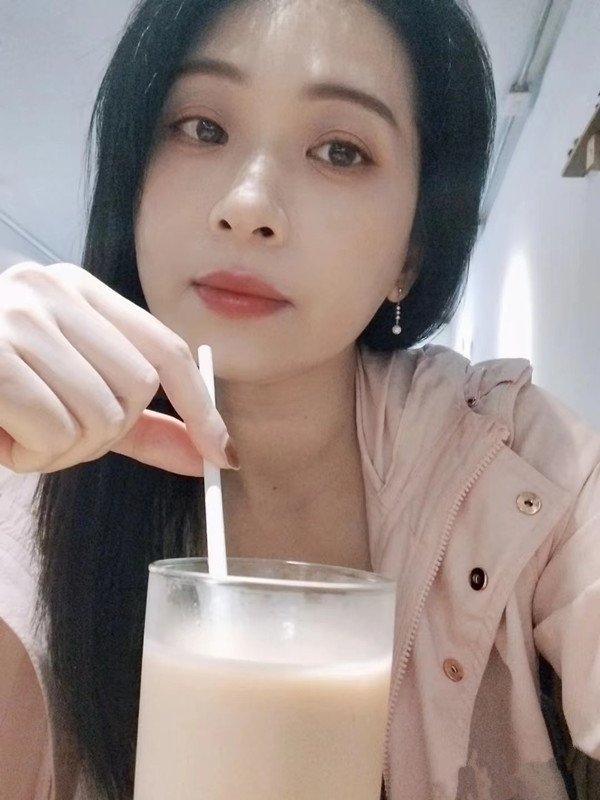 he8762's tweet photo. 你要喝什麽  
飲料  還是 淫水呀
我都有~
#熟女  #約會 https://t.co/jebp6YruD8
