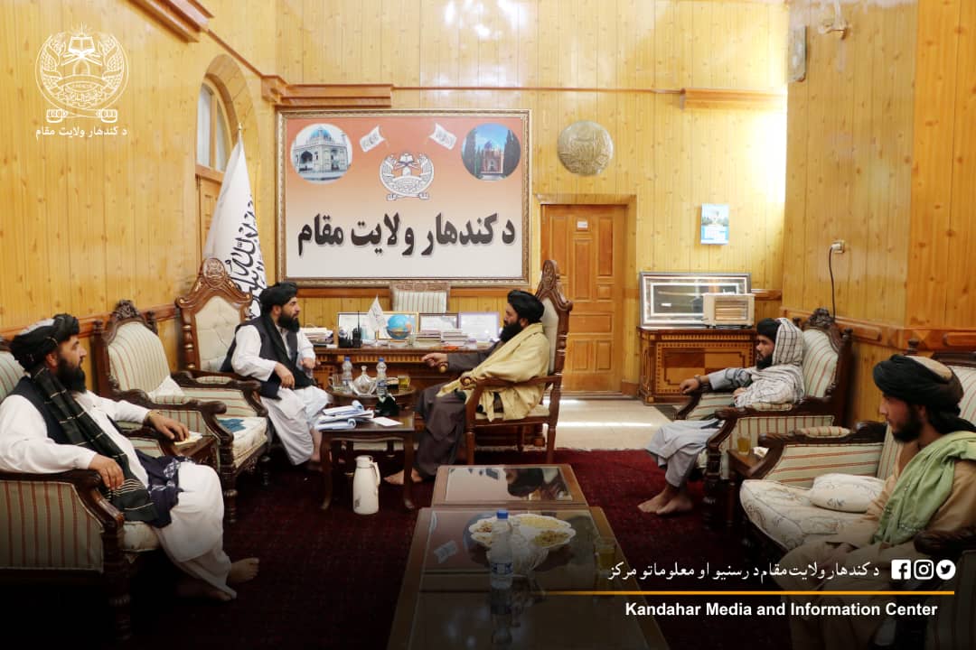 د کلیو د بیارغوني او پراختیا سرپرست وزیر الحاج مولوي محمدیونس آخوندزاده کندهار ولایت ته سفر وکړ او د چهارشنبې په ورځ یې ولایت مقام کښي له کندهار والي حاجي محمدیوسف وفا صاحب سره وکتل، چي پرمهال یې د کندهار د کلیو د بیارغوني او پراختیا رئیس ملاعبدالجبار حکمت هم حضور درلود