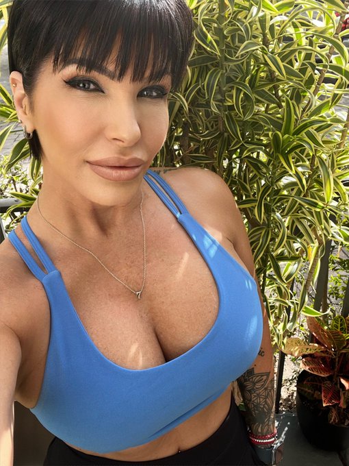 GORGEOUS 💙 DAY https://t.co/BfqMg52IJh<a href="/tag/imintoit"class="tags"><span>#imintoit</span></a><a href="/tag/likealot"class="tags"><span>#likealot</span></a>