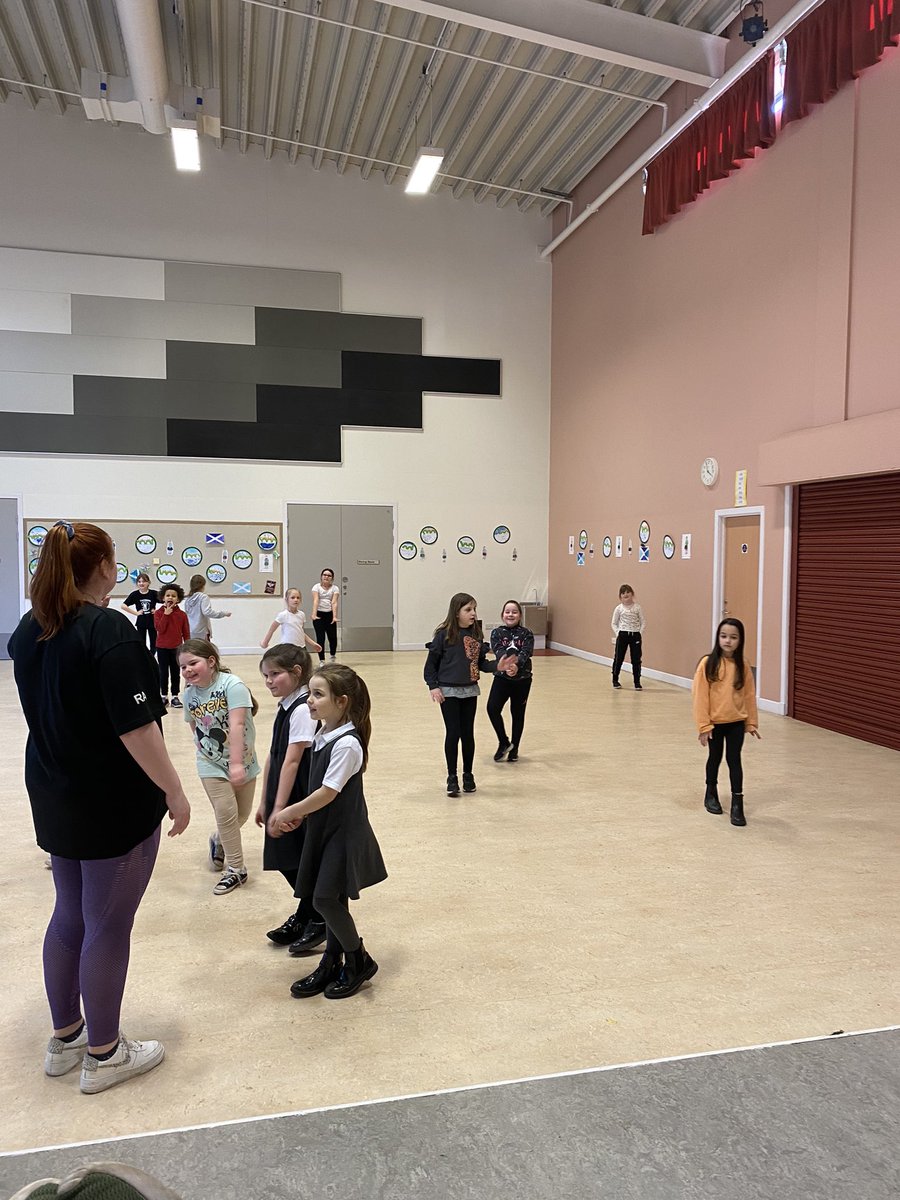 DundeeActiveSch's tweet image. Great first session of dance with Stacy @CraigowlPrimary #dundeelearning