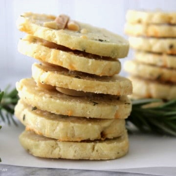 gfreefoodie's tweet image. My friend Alison's Goat Butter #ShortbreadCookies are my go-to snack for Wine Wednesdays. Try pairing them with your favorite Sauvignon Blanc or Syrah - you can thank me later.   
Get the recipe: gfreefoodie.com/goat-butter-sh…
#shortbreadcookies