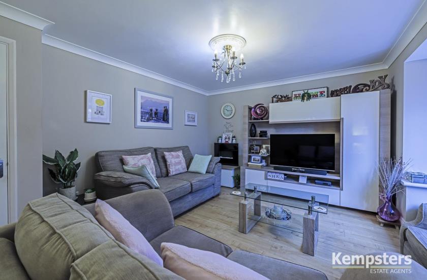 KempstersSales's tweet photo. 🏠 For Sale: Calshot Avenue, Chafford Hundred, Grays - £580,000

This lovely four bedroomed detached house is situated in a quiet cul-de-sac location within easy reach of local schools, shops, Grays town and Lakeside Shopping Centre. 

👉 https://t.co/5fSDirfuHp https://t.co/PogulO5zFE