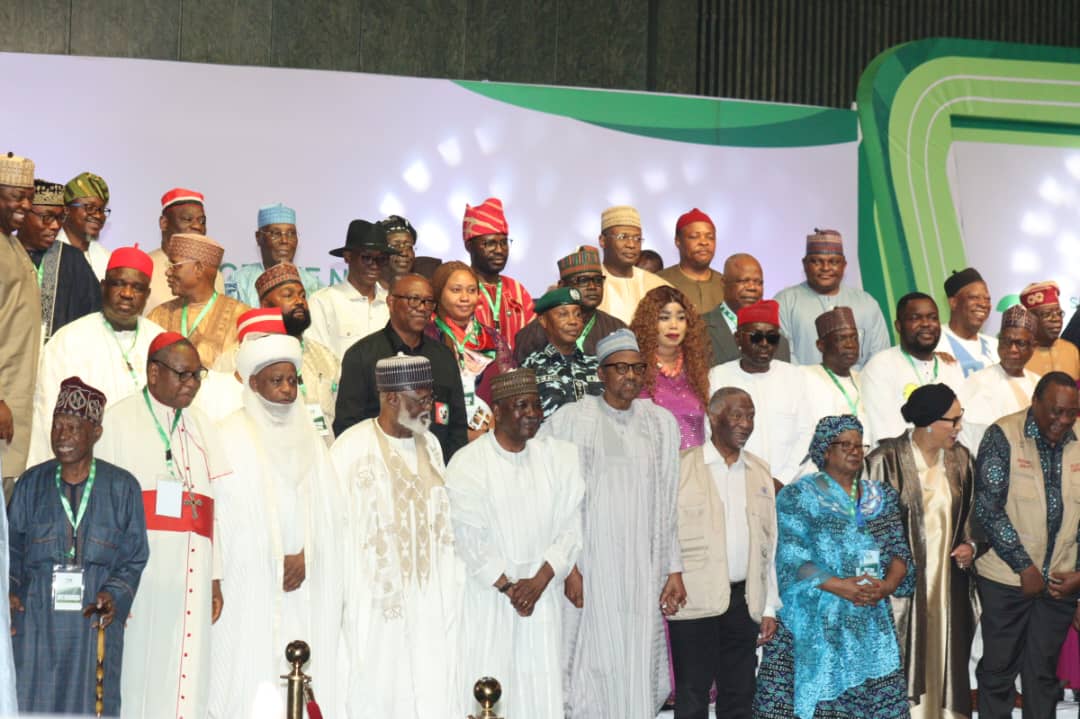 PeterObi's tweet photo. I just signed the 2nd Peace Accord at the ICC along with the LP National Chairman Barr Julius Abure. Other candidates signed too. Let peace reign. -PO https://t.co/V8J96BOPxx