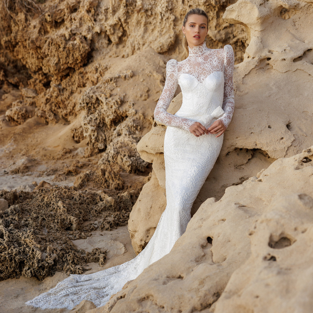 pninatornai's tweet photo. High necklines & bows are big bridal trends for 2023, & you can find both on #PninaTornai #MariagesCollection Style 4965T. Try on this gorgeous wedding gown & more during the next trunk show @KleinfeldBridal from 4/13 - 4/16 & 4/20 - 4/23. ✨
Book here: https://t.co/LR5gaWUThW https://t.co/wHYAuZeZeH