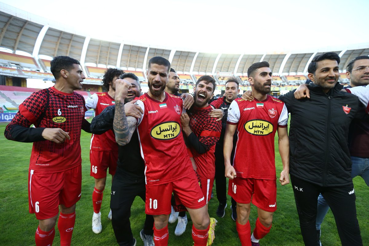 PersepolisFC's tweet photo. لذت یه برد ۴تایی در خونه حریف 😉 https://t.co/q0CmVJmxUM