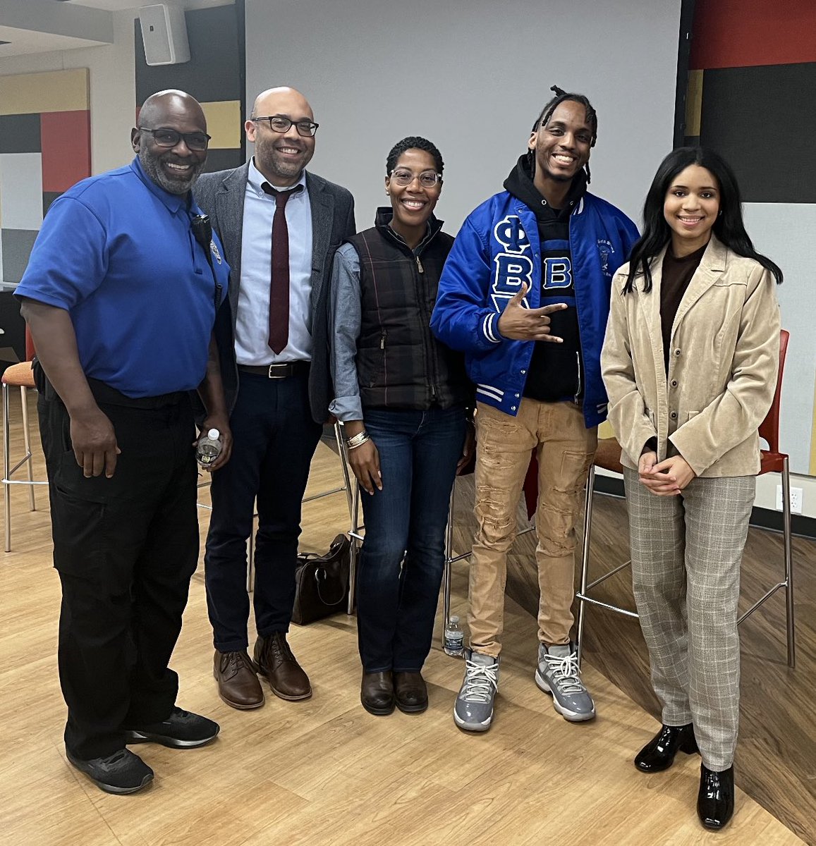 Kayladai99's tweet photo. It was great being on the panel for Wooster’s “Each One Teach One” faculty and staff discussion last night. I loved hearing from these @WoosterEdu professionals. Thank you to the MSA office for having me!! https://t.co/JouTmzDGmM
