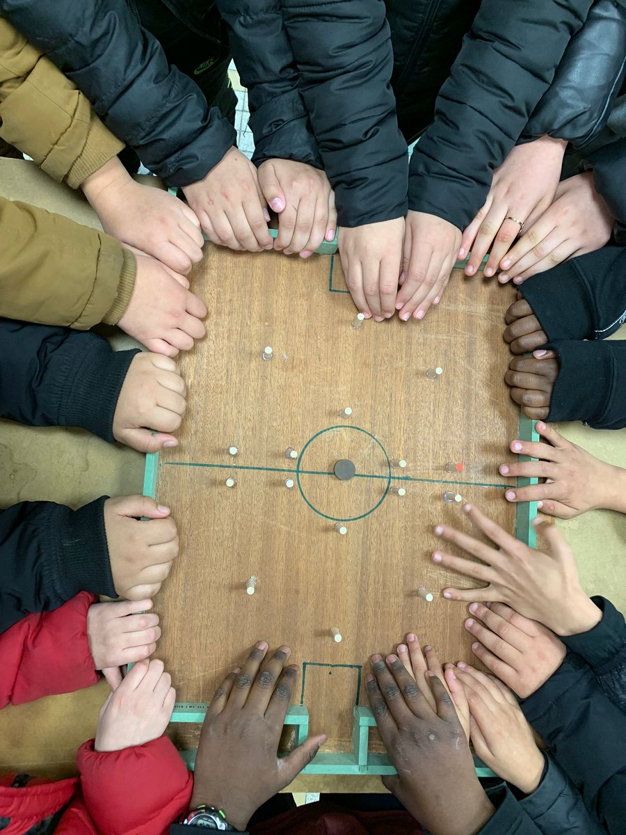 Richard1Combe's tweet photo. "Vacances apprenantes"au collège  Condorcet pour 14 élèves  de Cm2 de l'école  Vaillant.  De la conception à la fabrication de jeux en bois  grâce  au FabLab de la Cité  Éducative Pissevin-Valdegour.
✅️Égalité  des chances
✅️Ouvrir le champ des possibles https://t.co/Lw9fe6GHnH