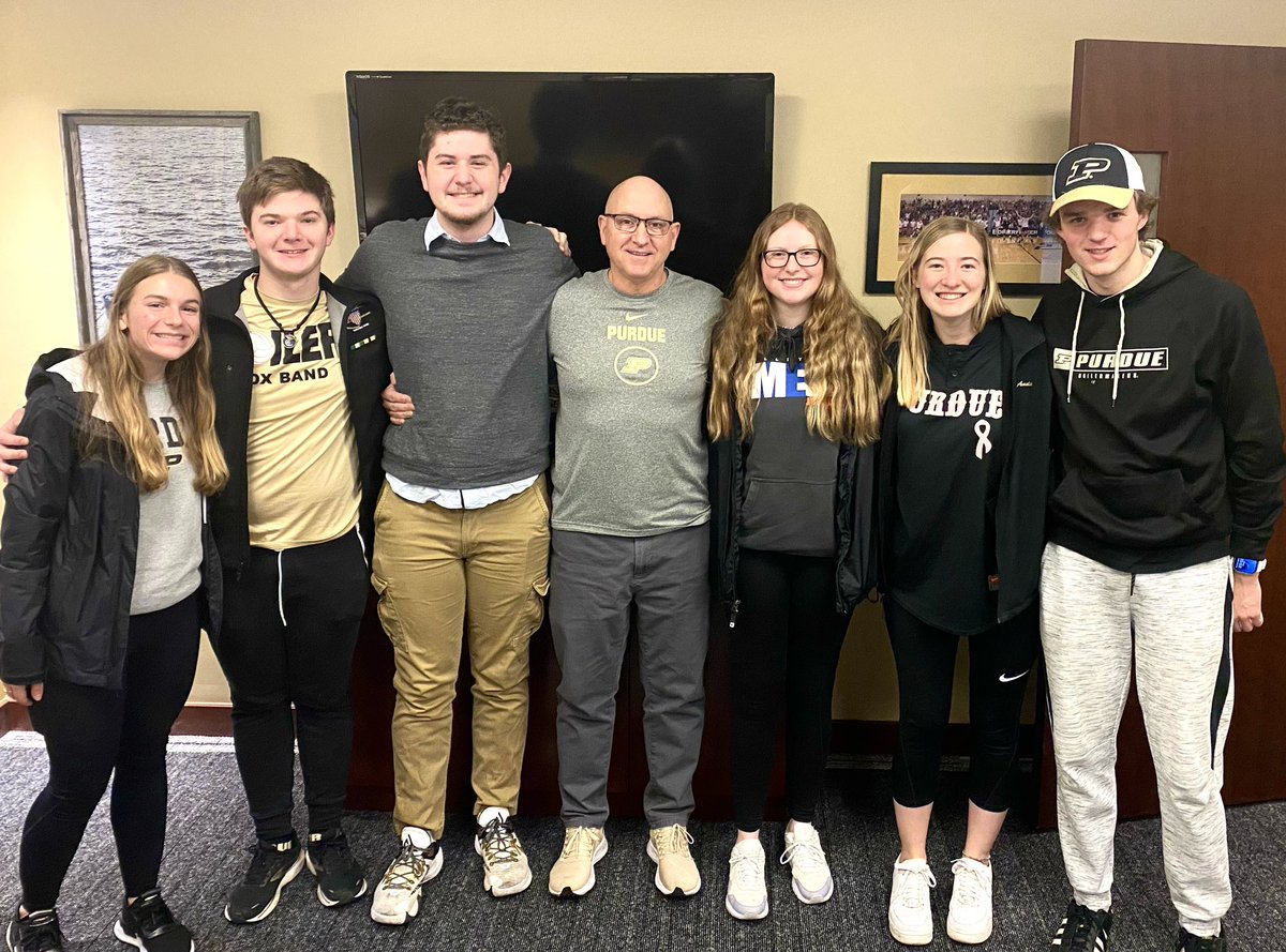 DaveShondell's tweet photo. It’s always a great morning when the @ReamerClub stops by to talk about @PurdueSports and @LifeAtPurdue! This group has plenty of volleyball experience, genuine interest in animal science &amp; agriculture, and two Virginia natives. The Reamer Club helps make this place more special. https://t.co/9UNTrVYnj8