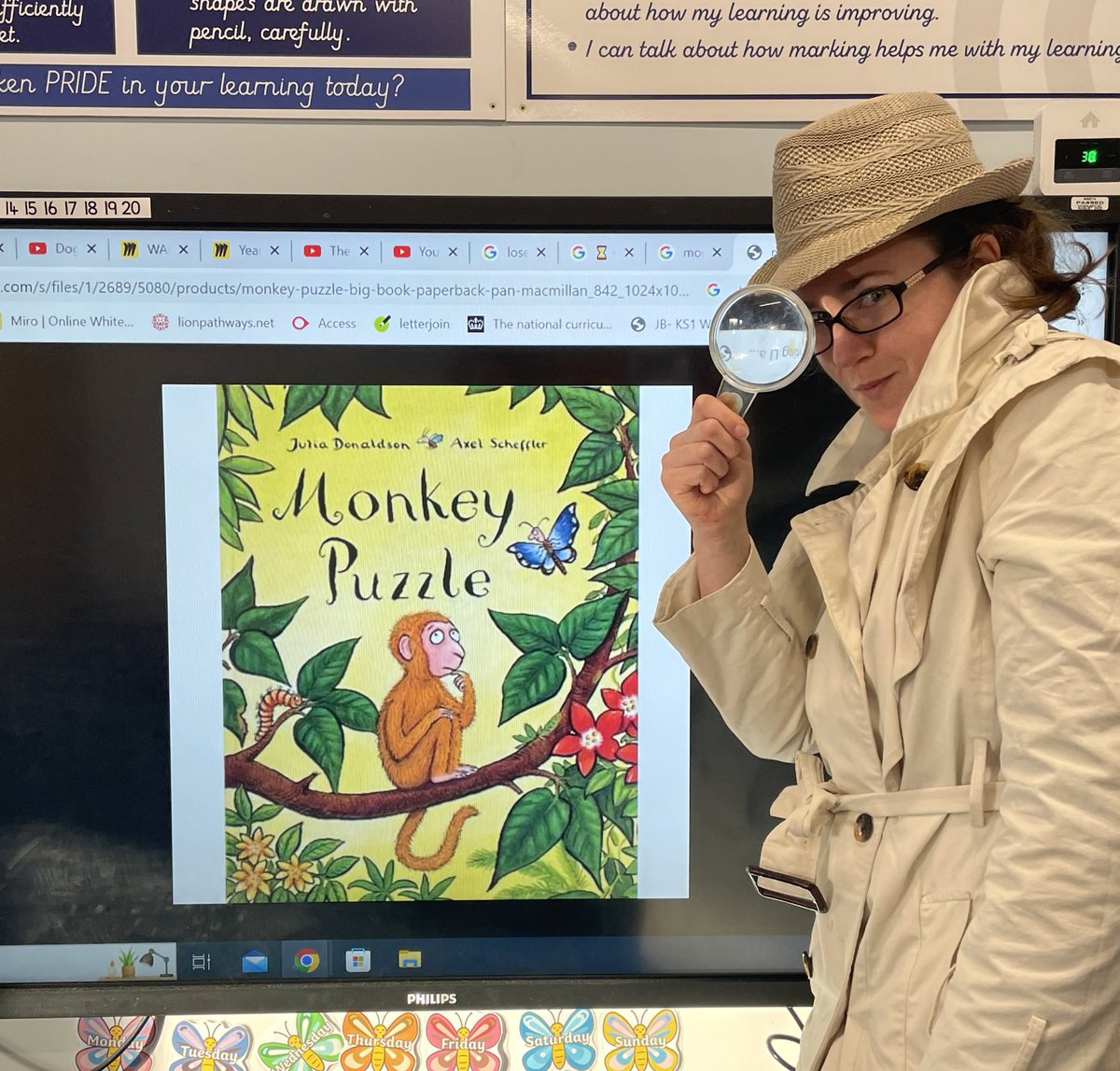 missk_reynolds's tweet photo. Year 1 have had an exciting introduction to their text this term by hunting for the monkeyβs Mummy. π΅οΈββοΈ π π π β€οΈ An engaging way to hook children into their learning. Well done Miss Knight. #TeamWarwick #LoveofReading #Writing #Hook #Engage #Motivate #BoysWriting #Creative https://t.co/4ahqP6KsJt