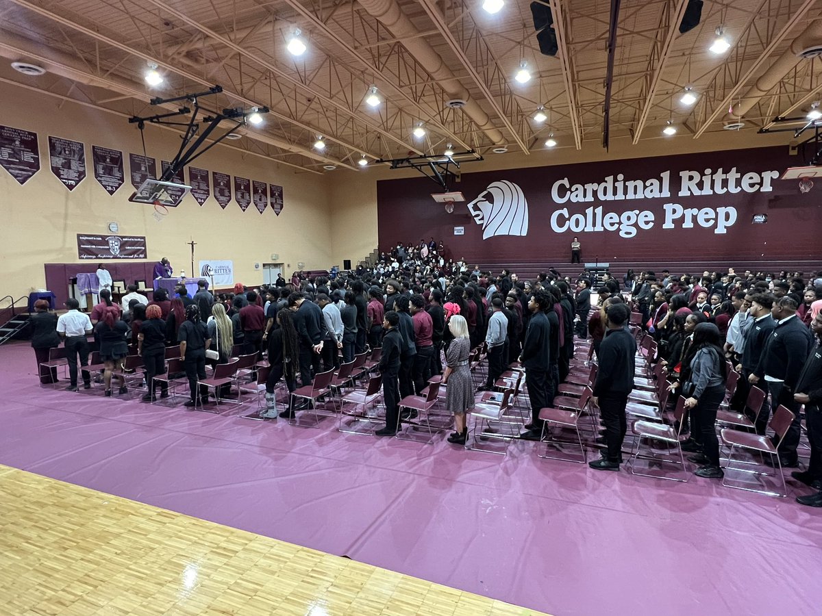 RitterPrepHS's tweet photo. It’s a full house at Ritter for our Ash Wednesday Mass. #CatholicSTL #FaithDevelopment #LionPride https://t.co/RJIW5ANlXb