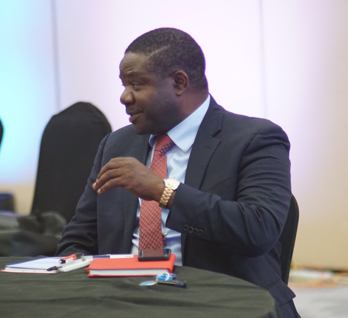 Live2LeadLusaka's tweet photo. Be candid with people! Don’t gossip about your subordinates. Sit down with them and discuss the matter. @kanyamachibamba https://t.co/P7Iw6gKEFy