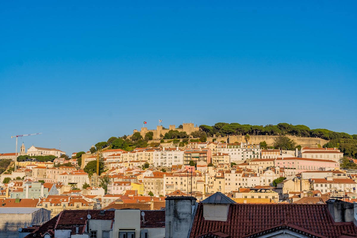 Feuza's tweet photo. Lisbon, see you in 3 weeks. Now taking our kids who are older. Send me your favorite restaurants #visitlisbon #lisbontraveltips #lisbontips @TurismodeLisboa https://t.co/J03jEBgUXY