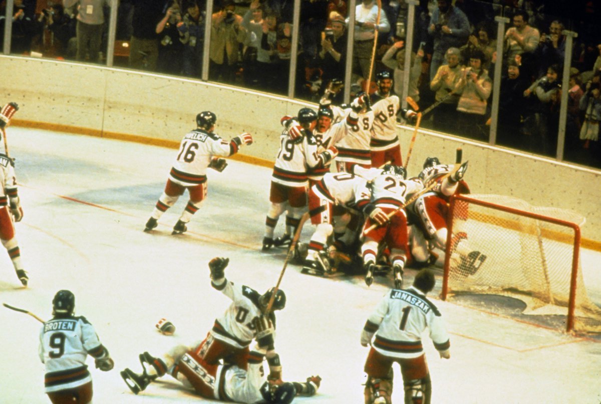 usahockey's tweet photo. On this day in 1980, #TeamUSA came from behind to top the Soviet Union and captured the second Olympic gold in our country's history two days later. 🥇🇺🇸

Recap, box score &amp; more → https://t.co/XvUpSKBAsq https://t.co/SSJbpD8RN3