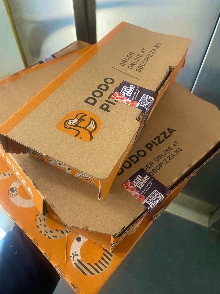 mr_oladele_'s tweet image. #PizzaWednesday

Missus said make it rain pizza and chicken this Lovely day😍🥰