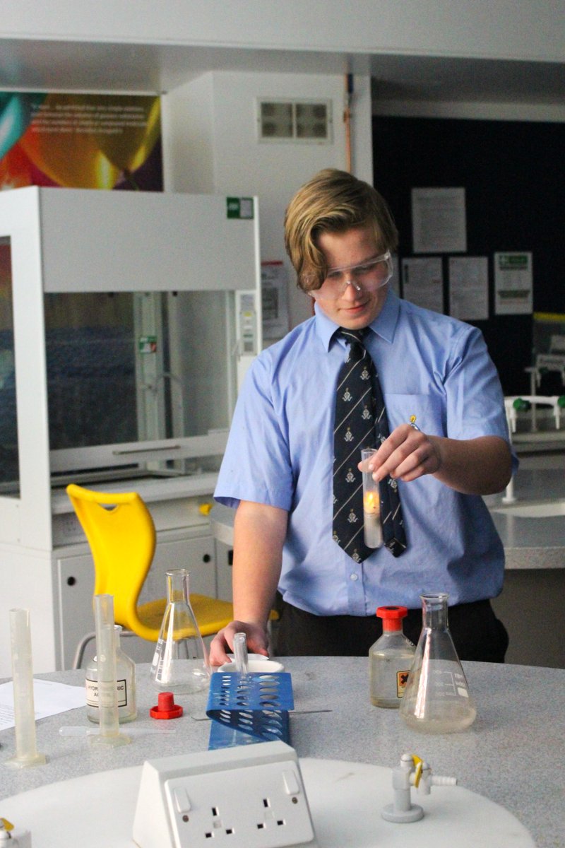WhitgiftSchool1's tweet photo. Students attending Chemistry Enrichment club had an exciting practical today working with pyrophoric compounds! βοΈ#ChemistryEnrichment #WhitgiftScience #WhitgiftCoCurricular https://t.co/IhrxOPvN6Y