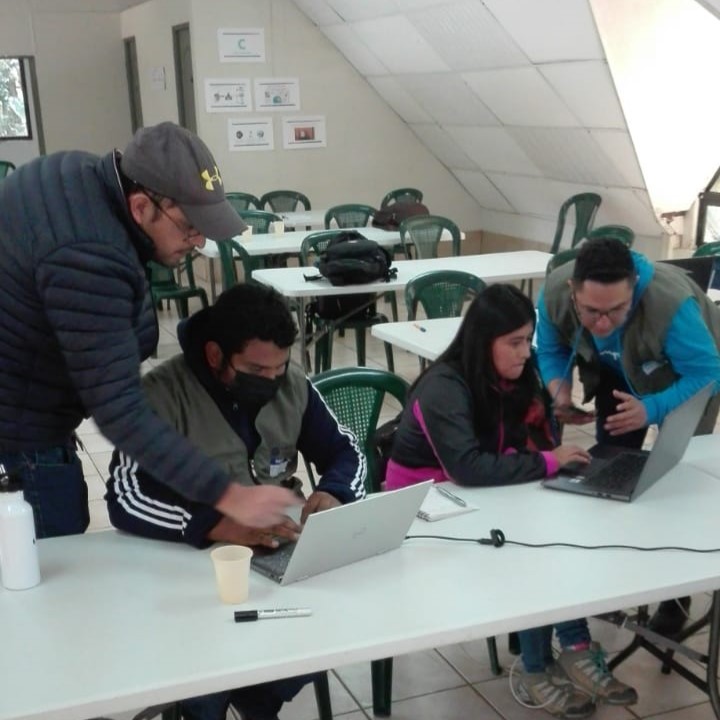 Continúa el Taller de Telecomunicaciones ante Desastres impartido por NetHope con el apoyo de Internet Society Foundation y el Capítulo Guatemala de Internet Society.