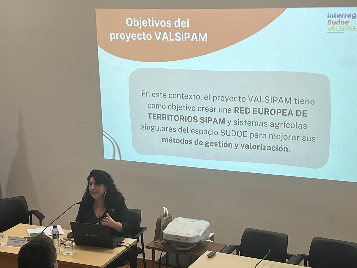valsipam's tweet photo. Presentación de los resultados del proyecto #VALSIPAM por su coordinadora técnica, Esperanza Perea, que repasa también su objetivo, las fases por las que ha transcurrido y su plan de transferencia #agriculturalheritage #sustainabletourism @FAO @Sudoe5 @FAOclimate @AgapaSipam https://t.co/tg8SbMMmsa