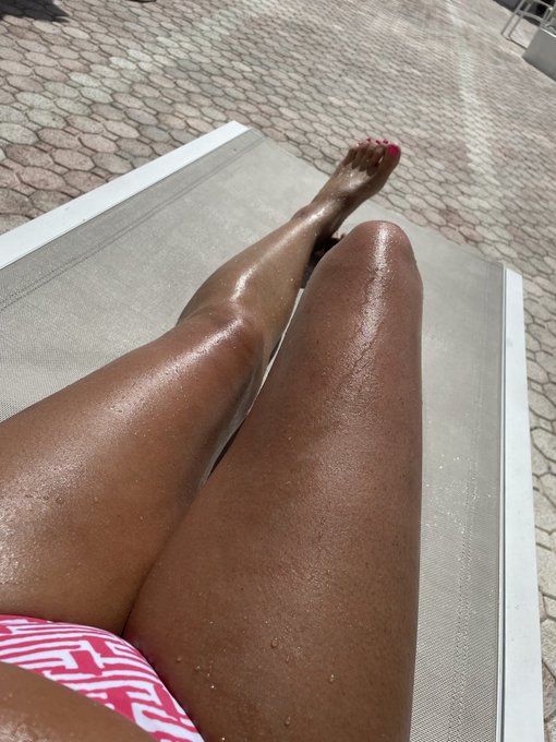 I have 2 legs&hellip; https://t.co/A4uU76r2ci