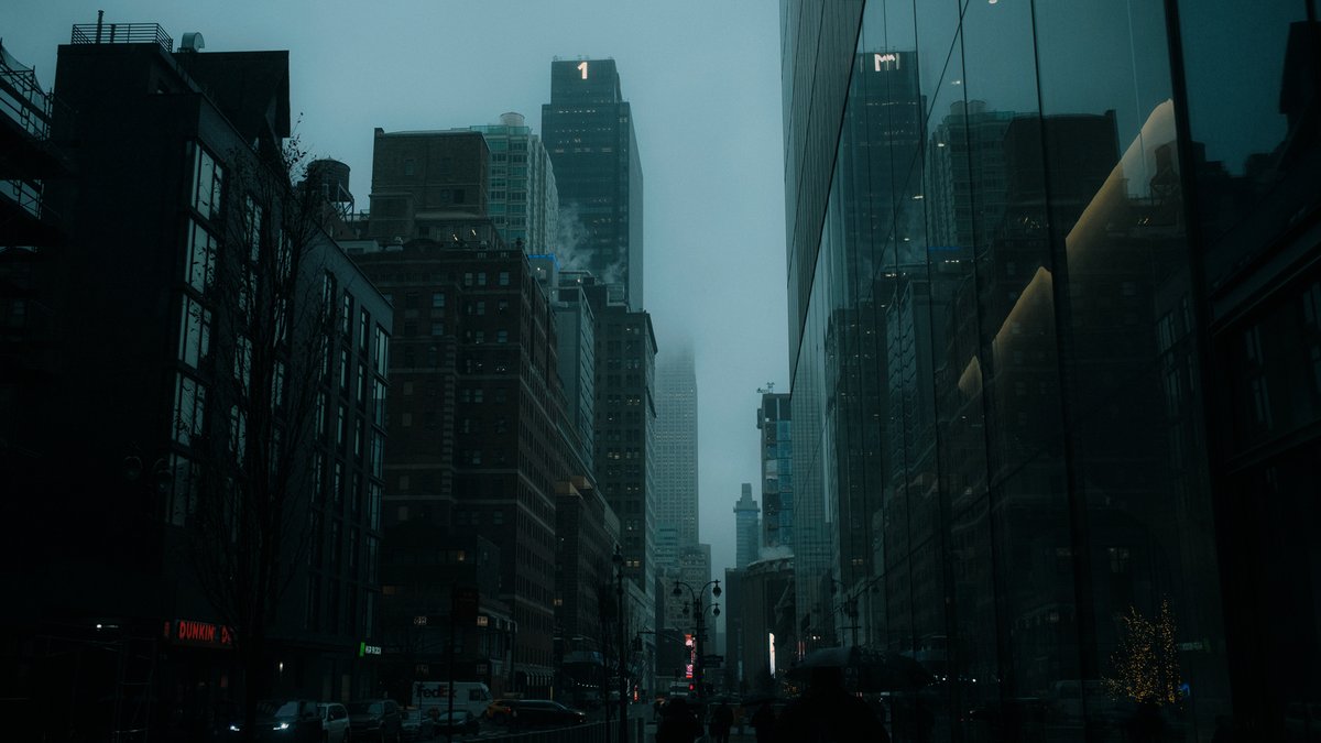 tyron_shi's tweet photo. this city never sleeps https://t.co/LhXyPJgQPX