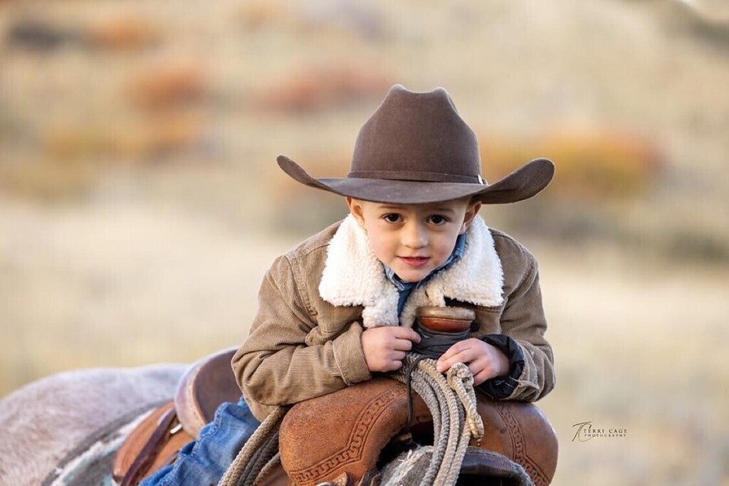 cowboymagic's tweet photo. Perfect Western Wednesday!!
Photo 📸 @terricagephotography
Share your western pics with us!
•
"A little bit of cuteness for #WesternWednesday 🤠"
#cowboymagic #horse #horses #instahorses #horselife #horselover #horsephotography #horsephotos #equine #… https://t.co/2iHz0A0yl2 https://t.co/nFvUv125fl