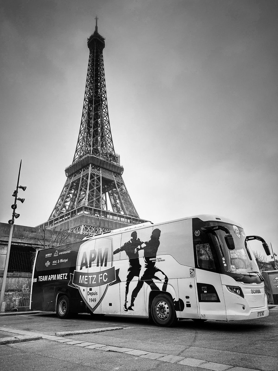 CoachBA57's tweet photo. APM Metz FC à Paris 🟡⚫️…
#StageFootVacances #APMMetz #TourEiffel https://t.co/VcoMUuFum7
